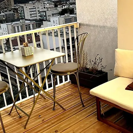 Bright & Cosy Appart, Balcony *